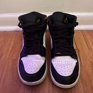 Black University gold Air Jordan 1 mid size 10 mens